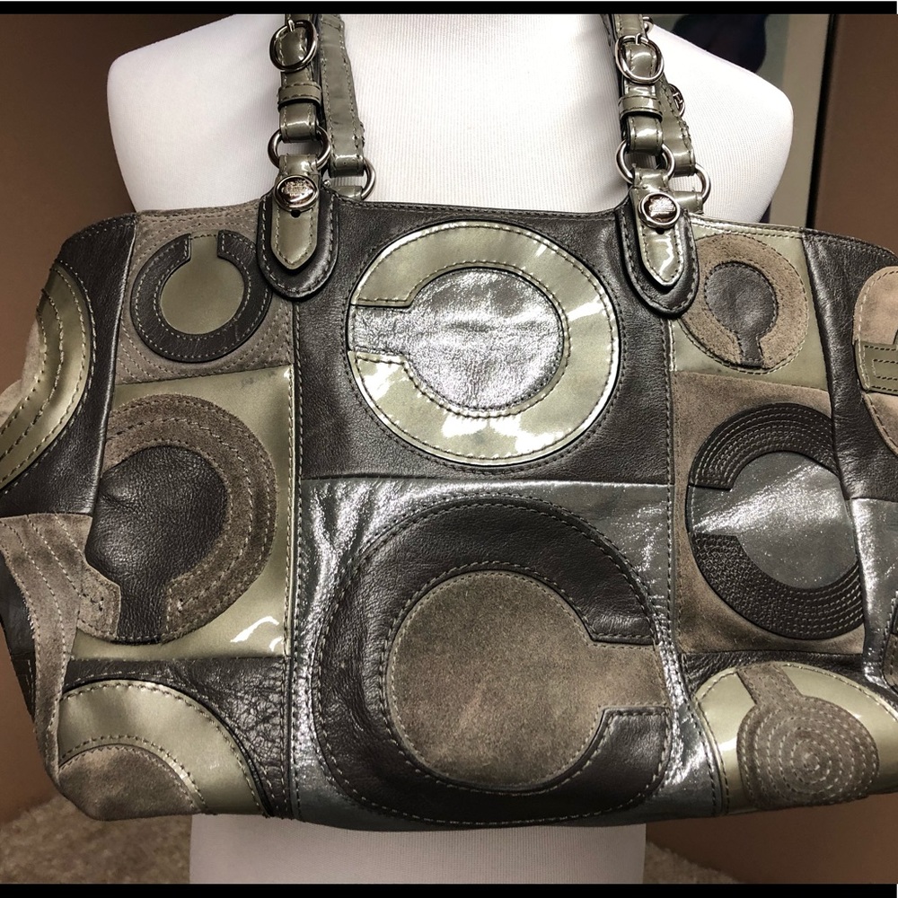 🤠 Very Well Loved Coach Bag 🤠